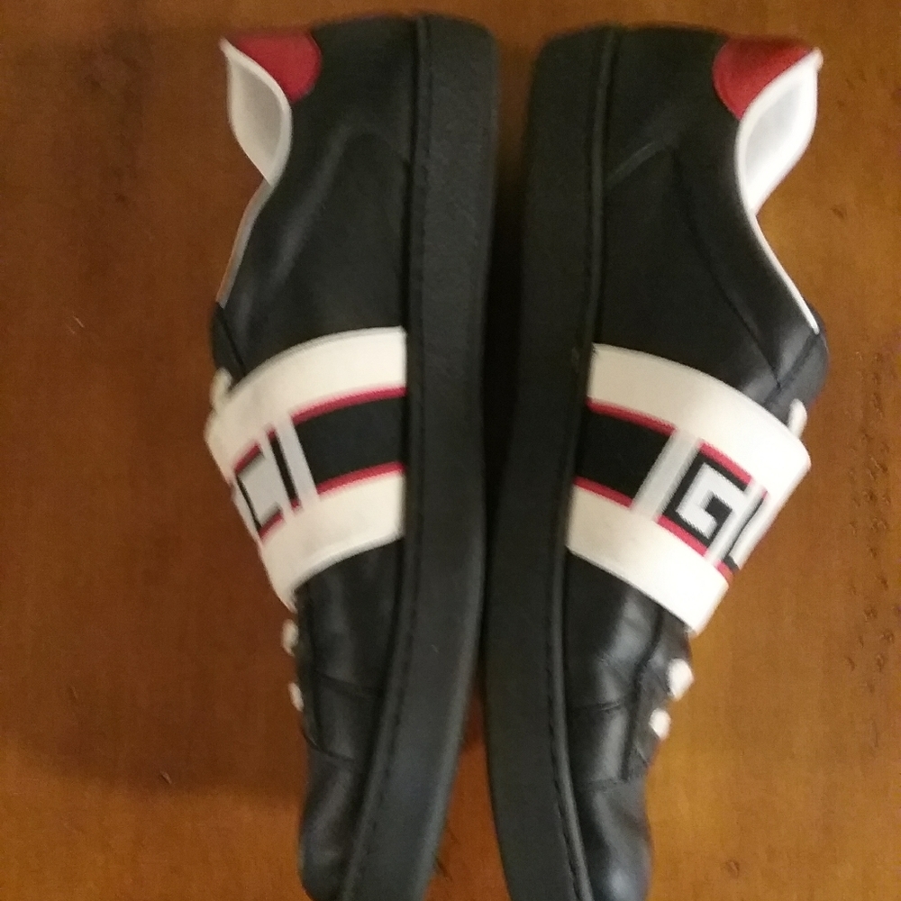 Authentic Men's Gucci Ace Stripe Leather Sneakers - Picture 5 of 7